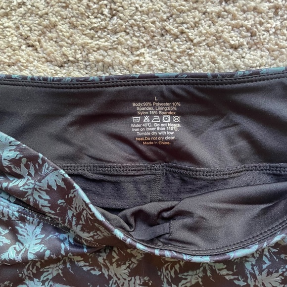 Tropical Island-Themed Skort – Size Large, Stretch Waist - Picture 3 of 4